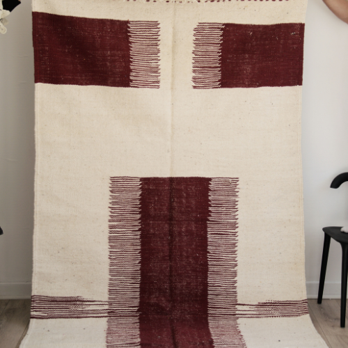 Tapis bordeaux et crème Kilim